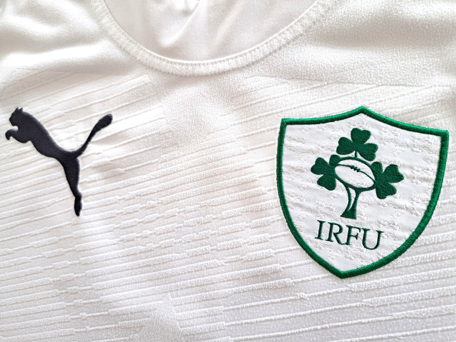2011/12 Ireland Away Rugby Shirt (S)