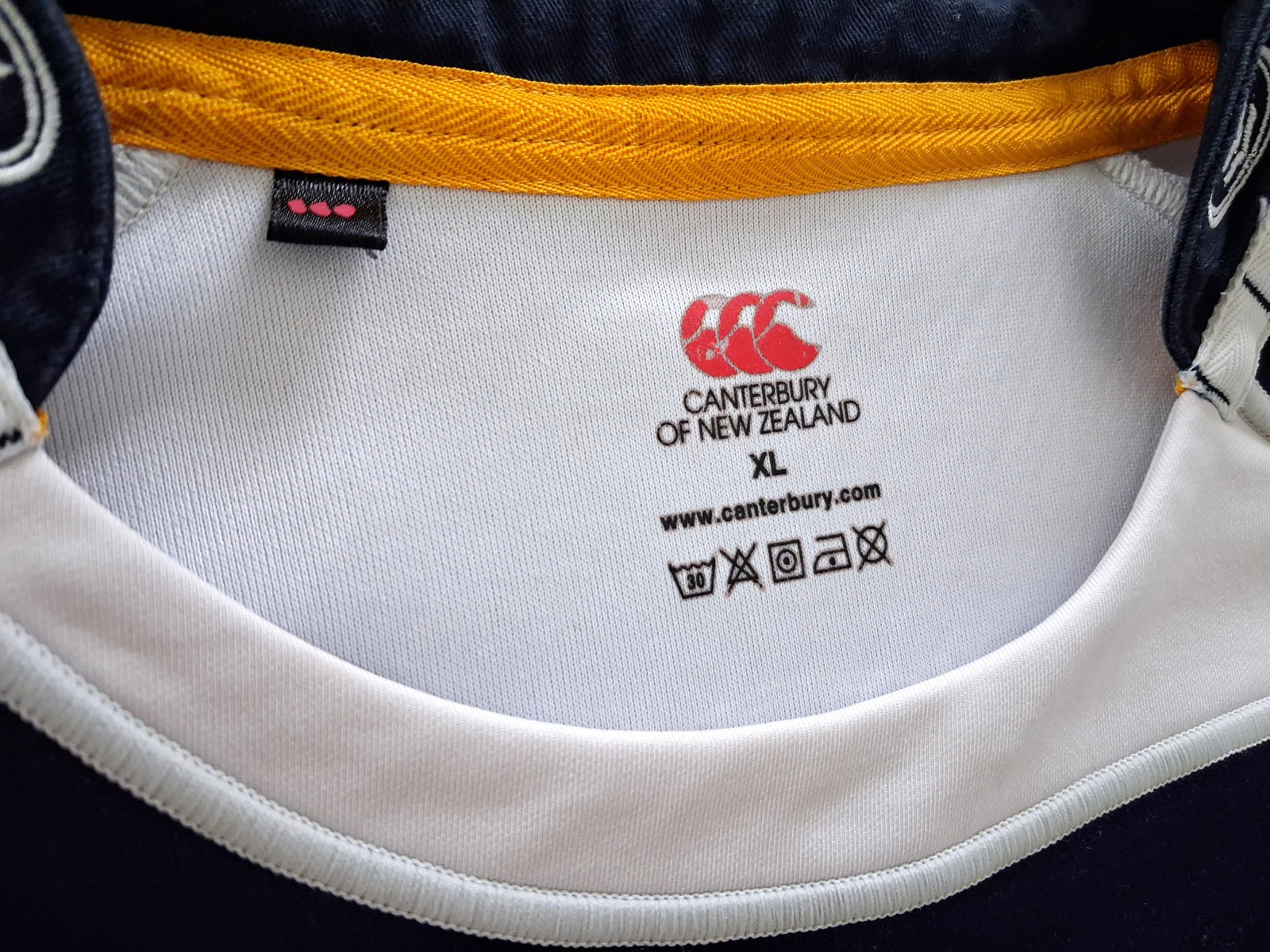 2009/10 Leinster Home Rugby Shirt (XL)