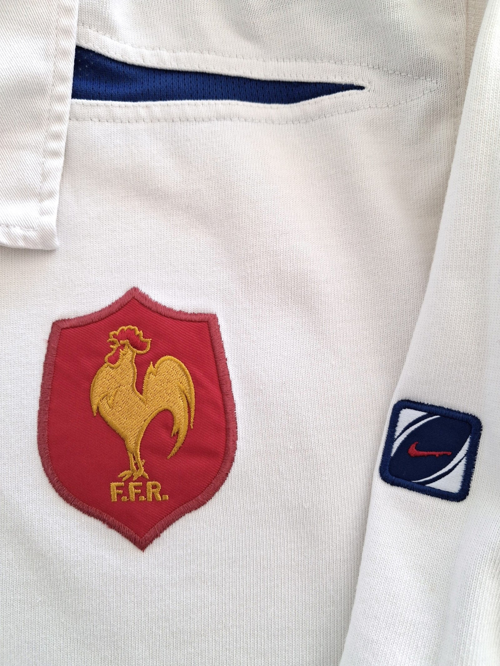 2003/04 France Away Rugby Shirt. (XL)