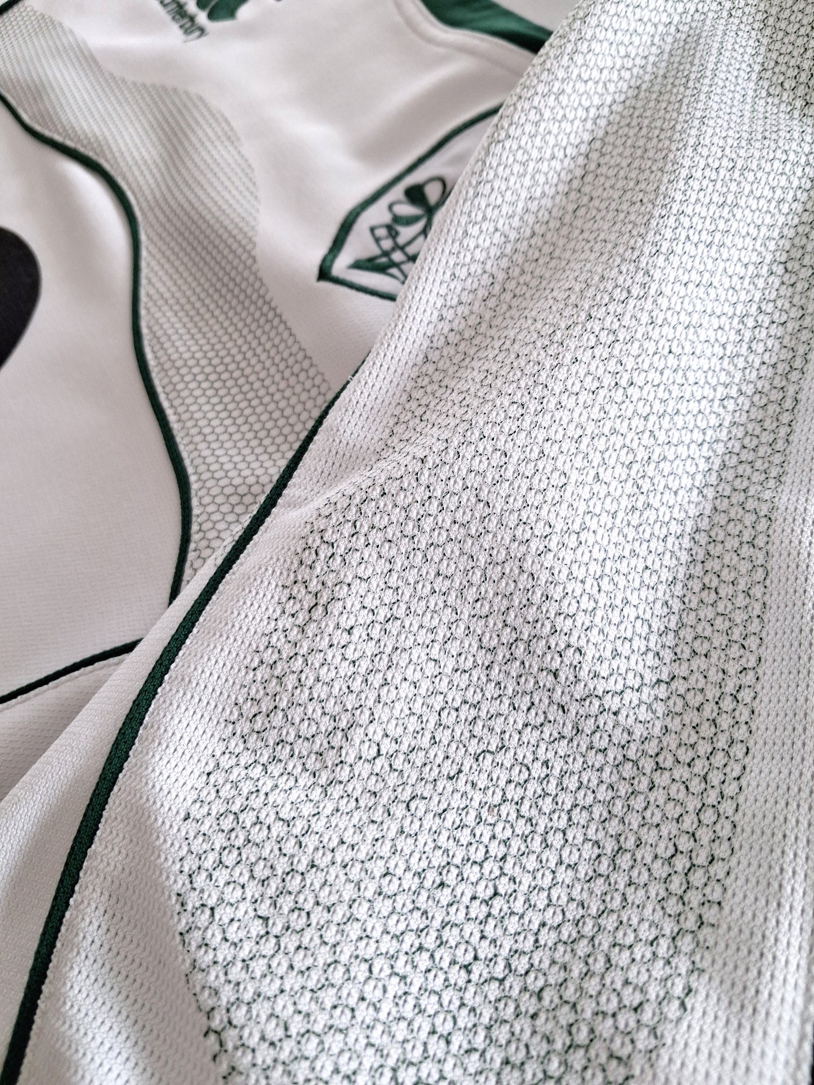 2007/08 Ireland Away Pro-Fit Rugby Shirt (M)