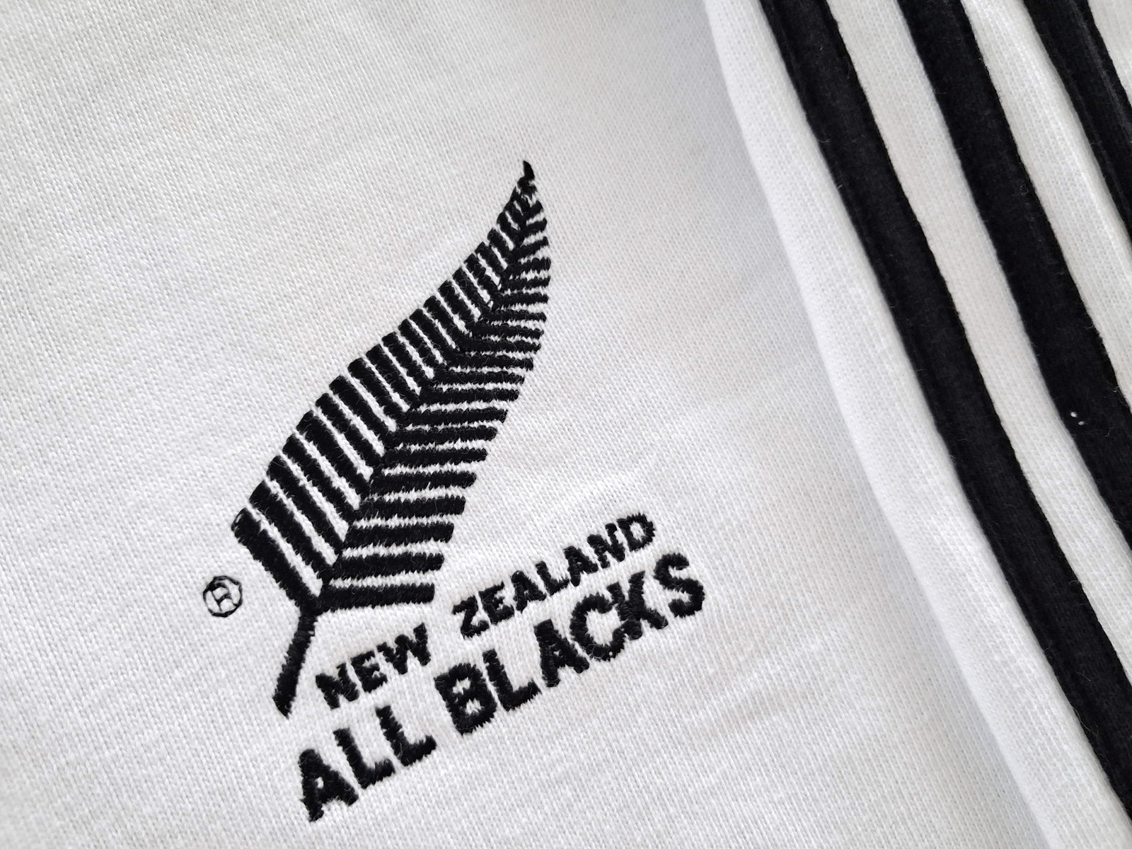 1999 New Zealand Away Rugby Shirt. (XL)