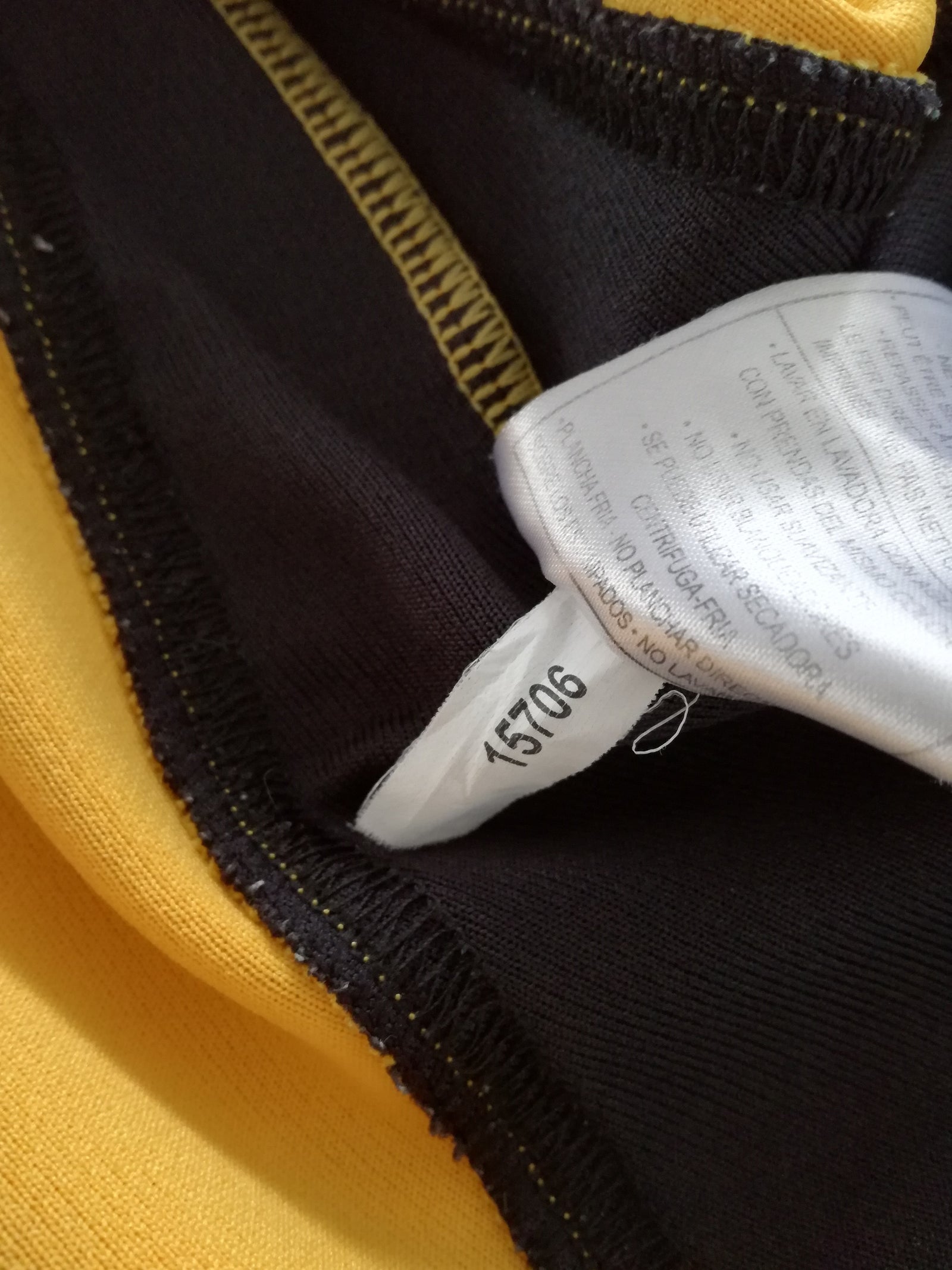 2007/08 London Wasps Away Pro-Fit Rugby Shirt. (L)