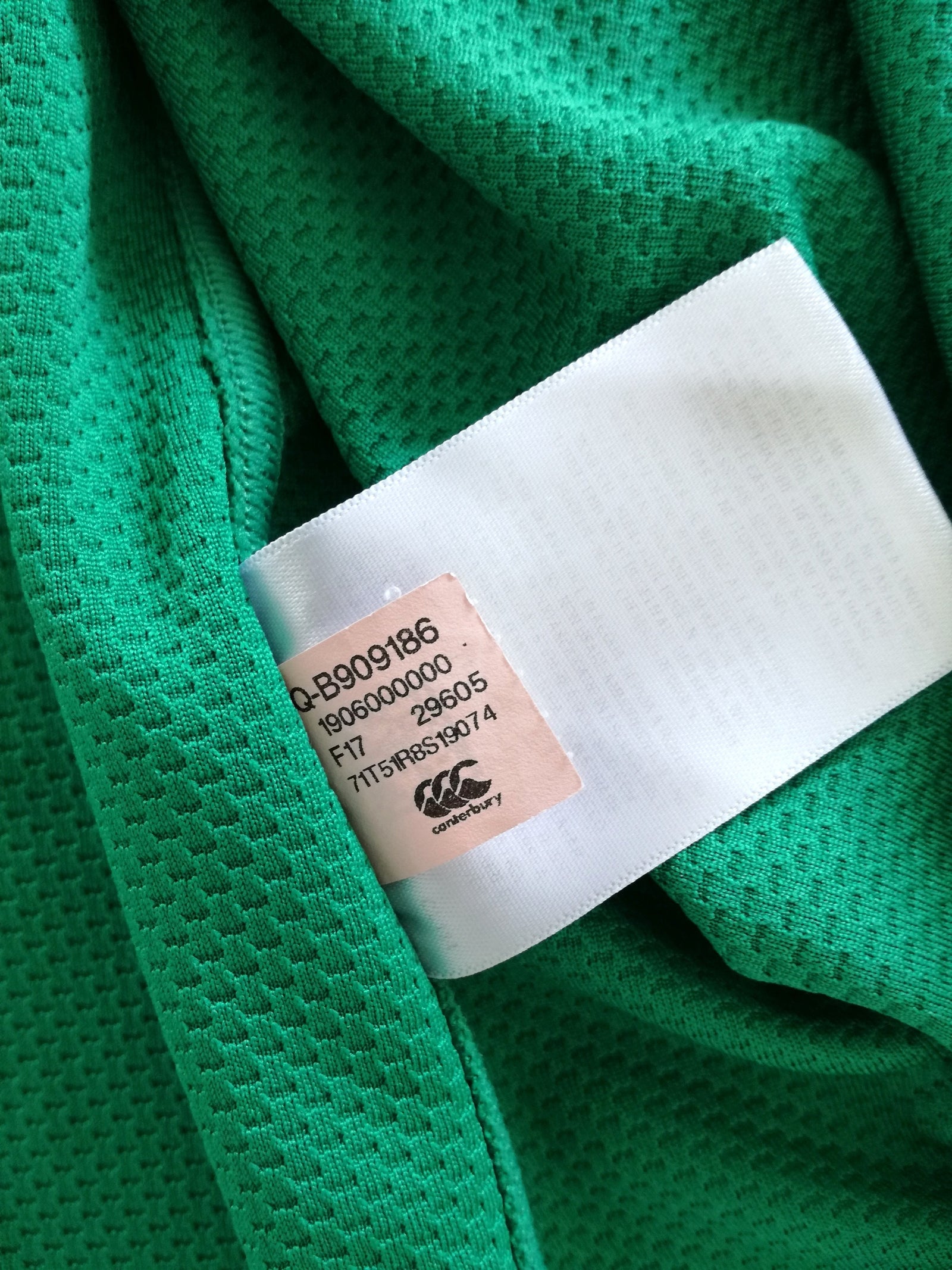 2017/18 Ireland Vapodri+ Rugby Shirt (M)
