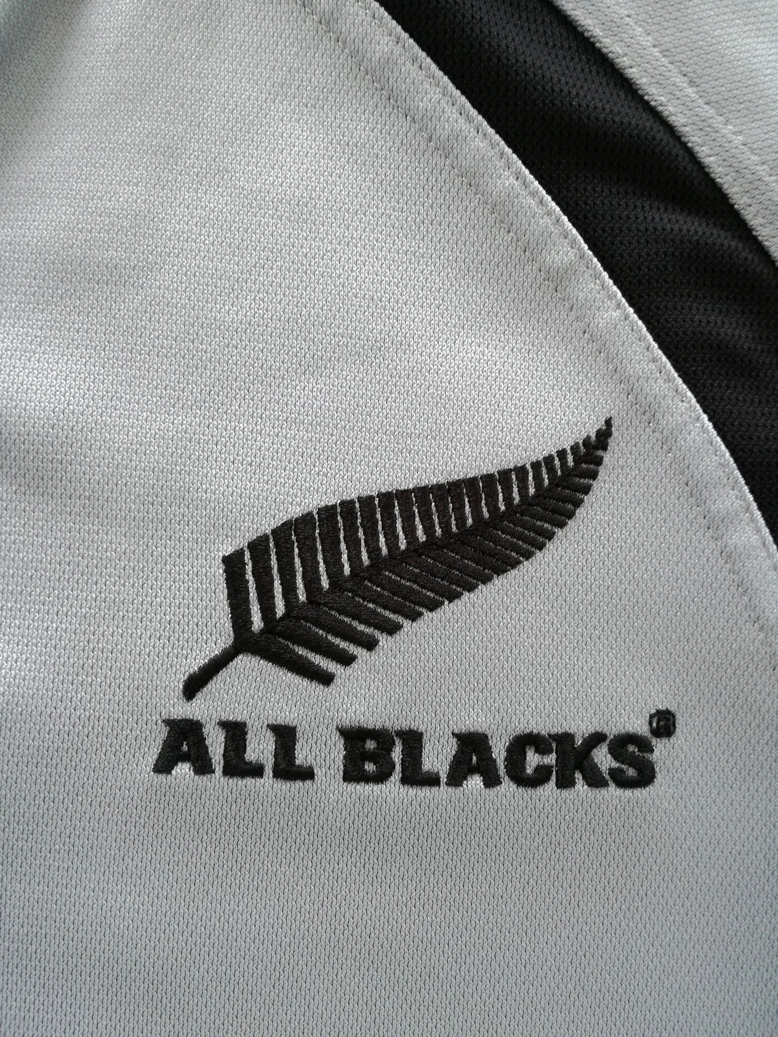 2005 New Zealand Away Rugby Shirt (M)