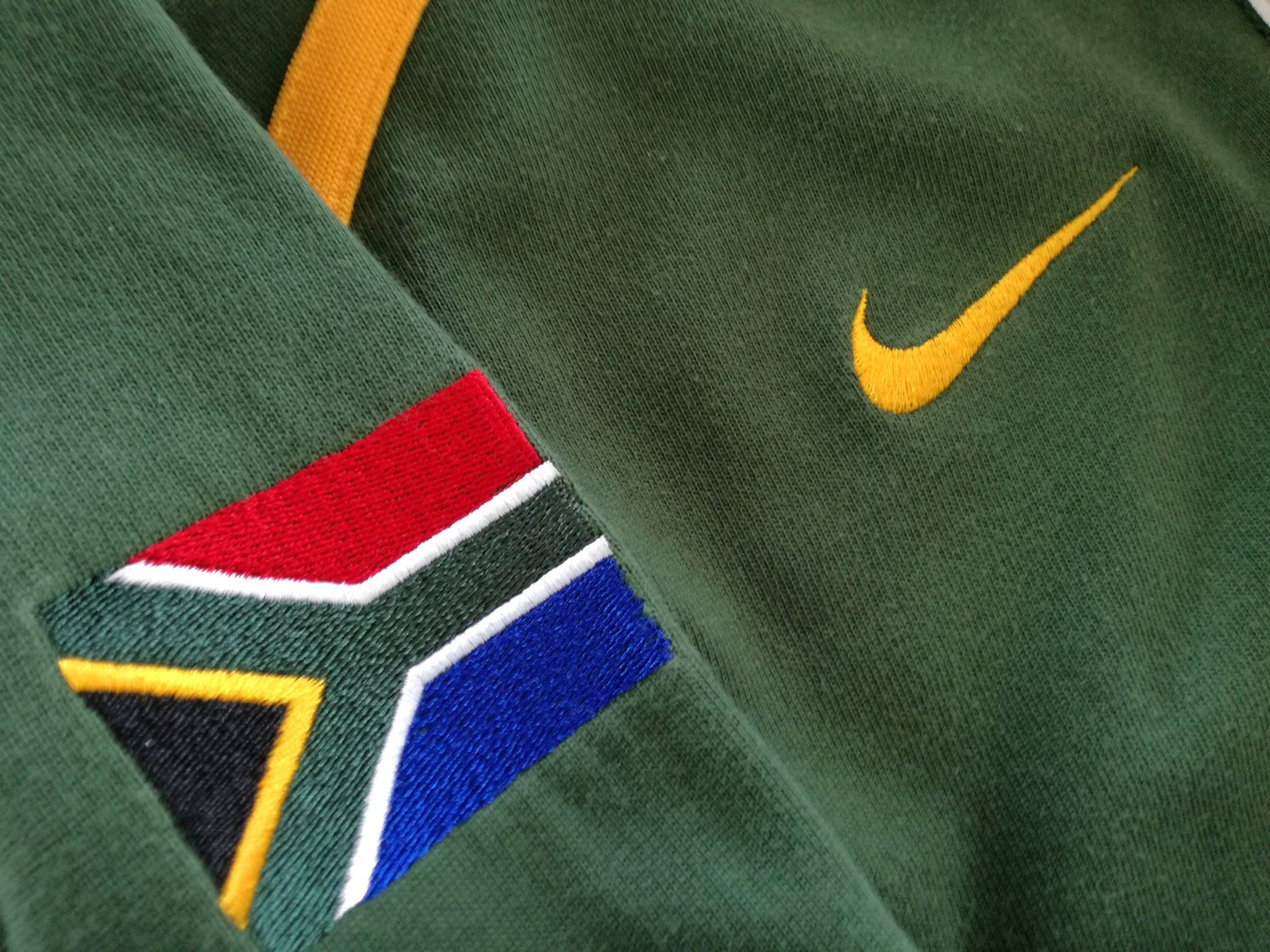 2001 South Africa Home Rugby Shirt. (L)