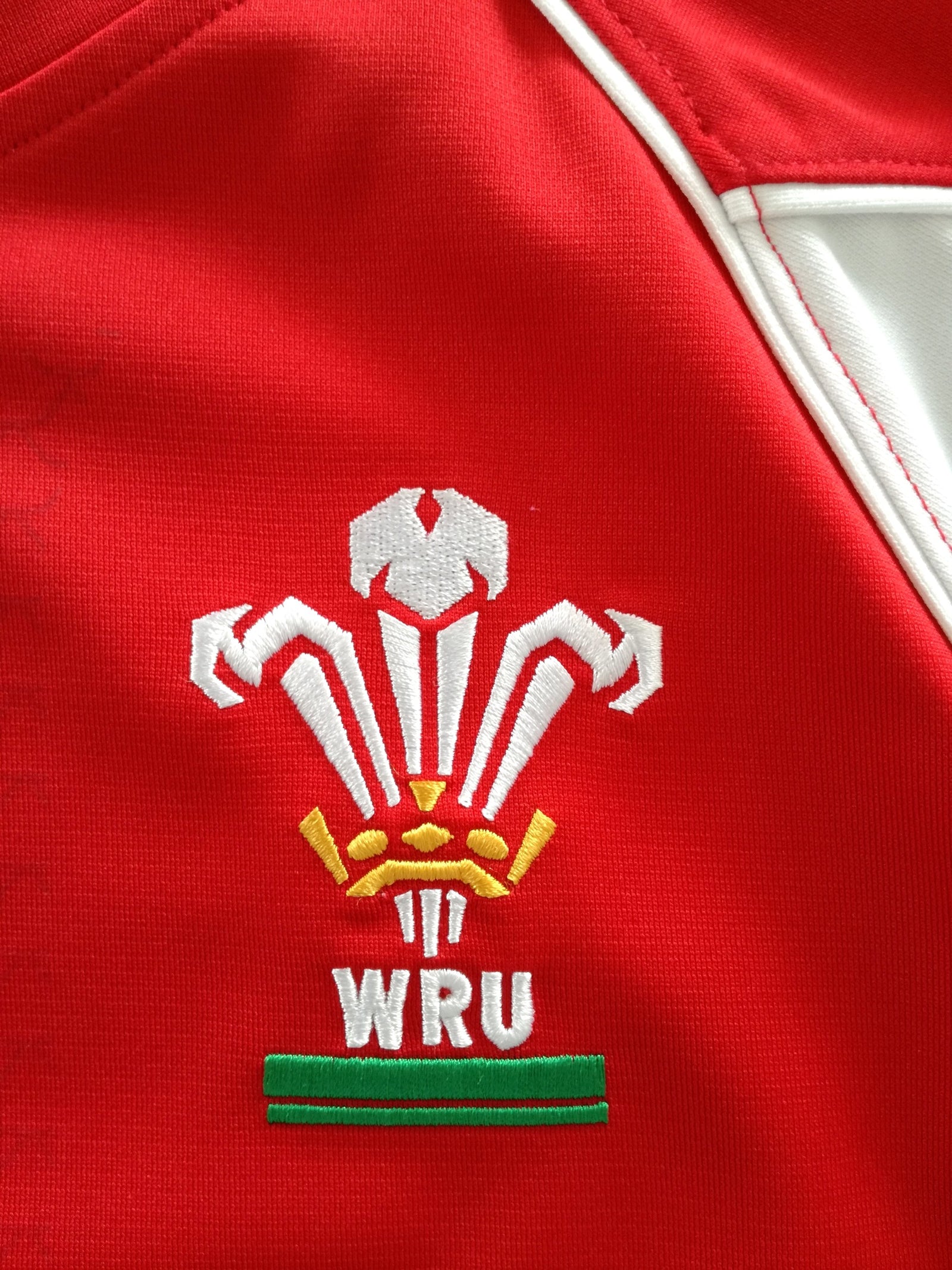 2010/11 Wales Home Rugby Shirt. (3XL)