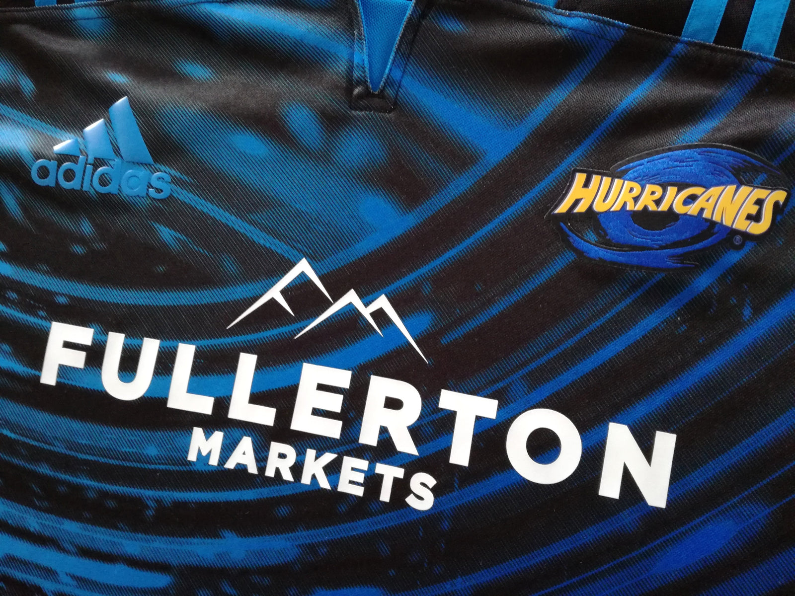 2018 Hurricanes Training Shirt (M)