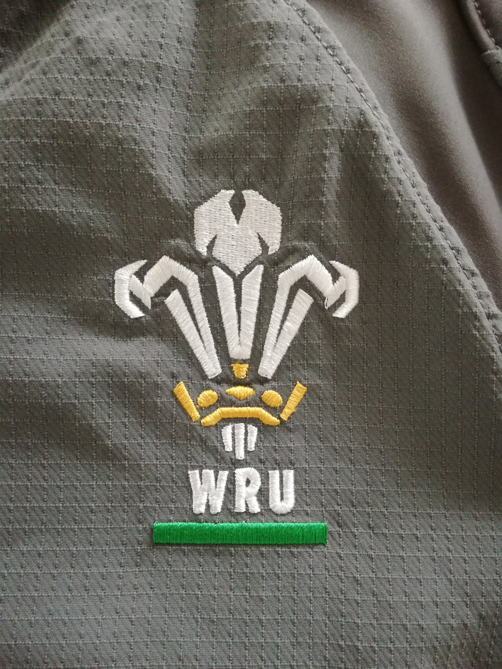2013/14 Wales Away Player Issue Rugby Shirt (M)