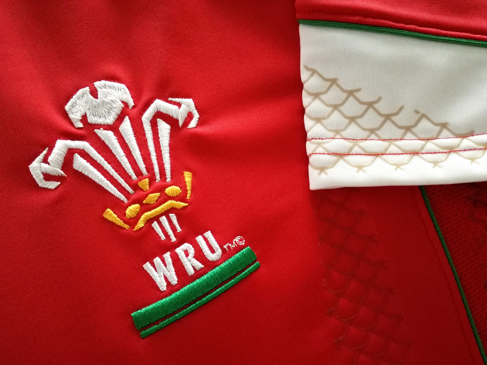 2008/09 Wales Home Pro-Fit Rugby Shirt (XL)