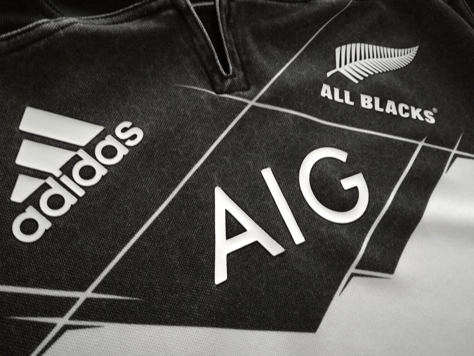 2016 New Zealand Away Rugby Shirt (XL)