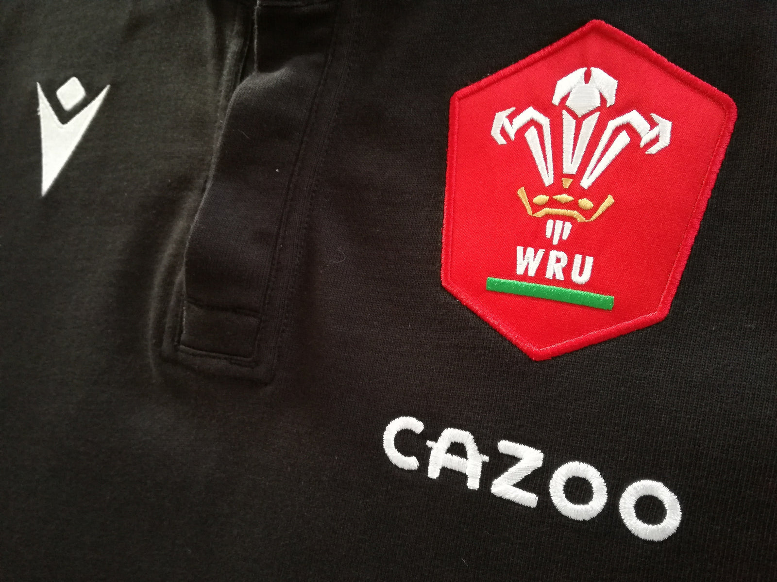 2021/22 Wales Away Rugby Shirt. (S)