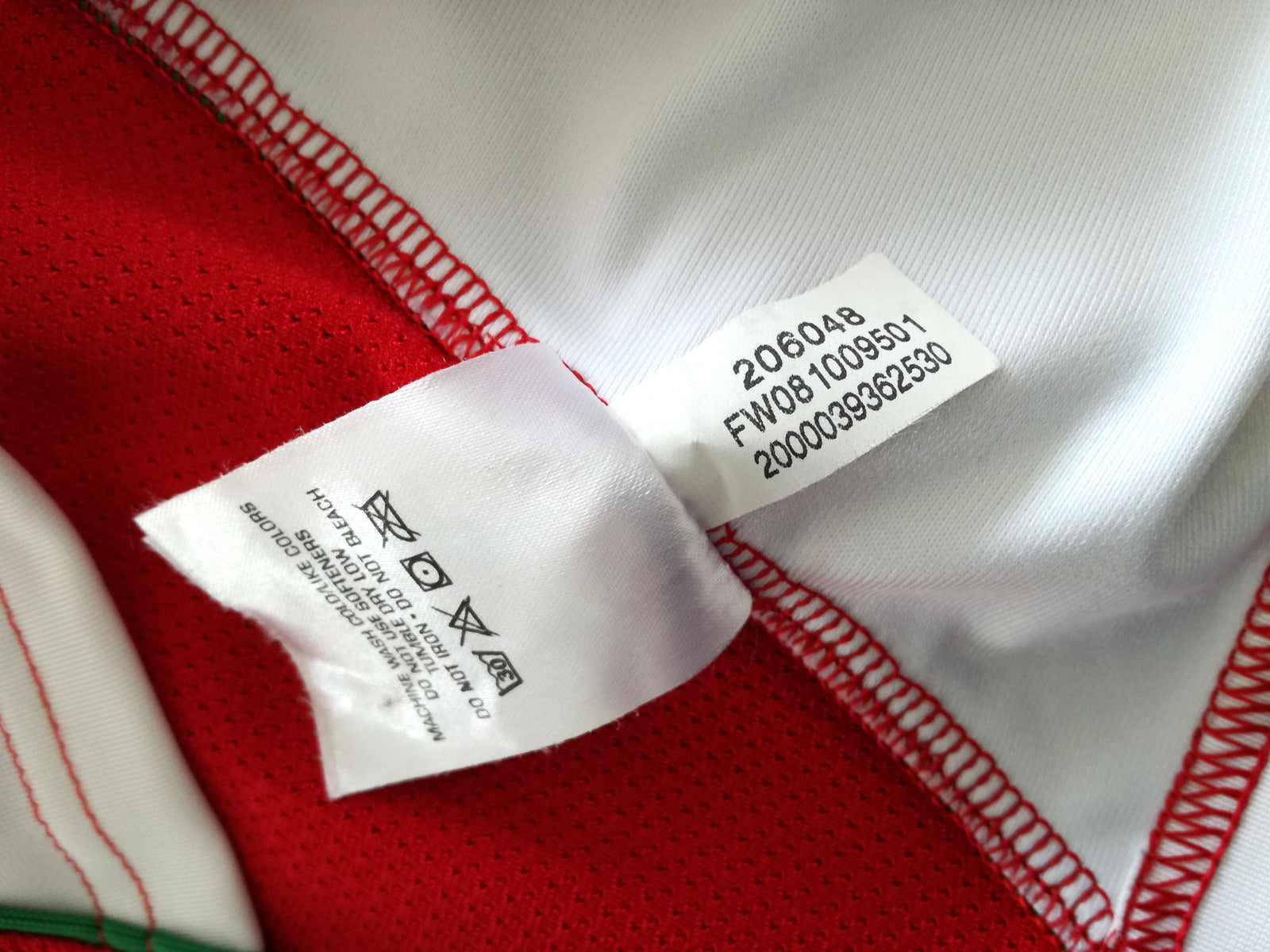 2008/09 Wales Home Pro-Fit Rugby Shirt (XL)