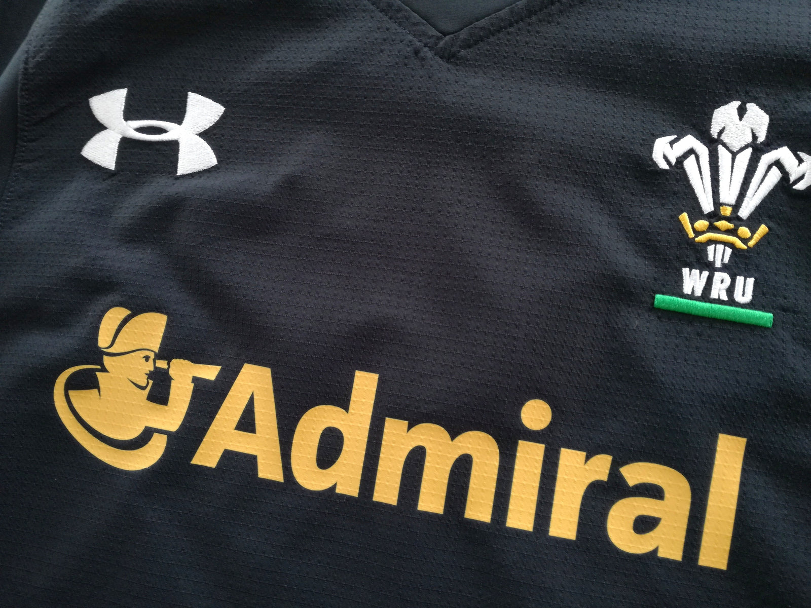 2015/16 Wales Away 'Fitted' Rugby Shirt (XL)