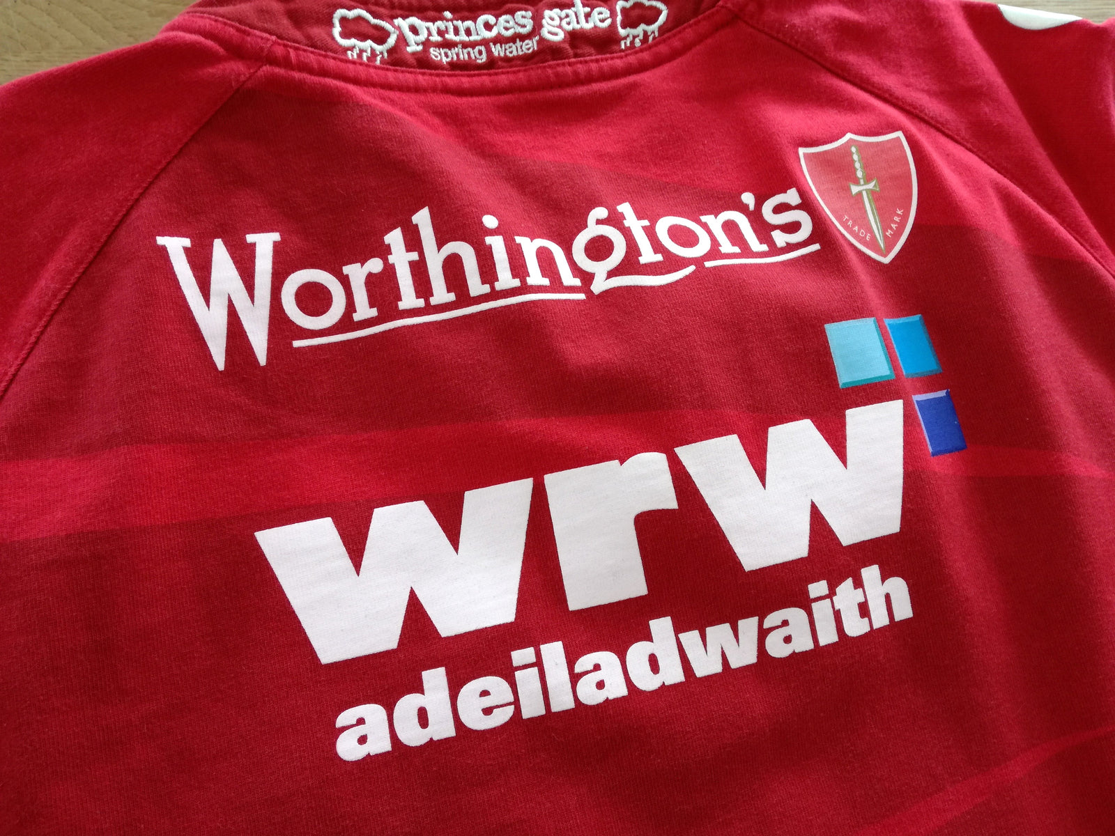2011/12 Scarlets Home Rugby Shirt (M)