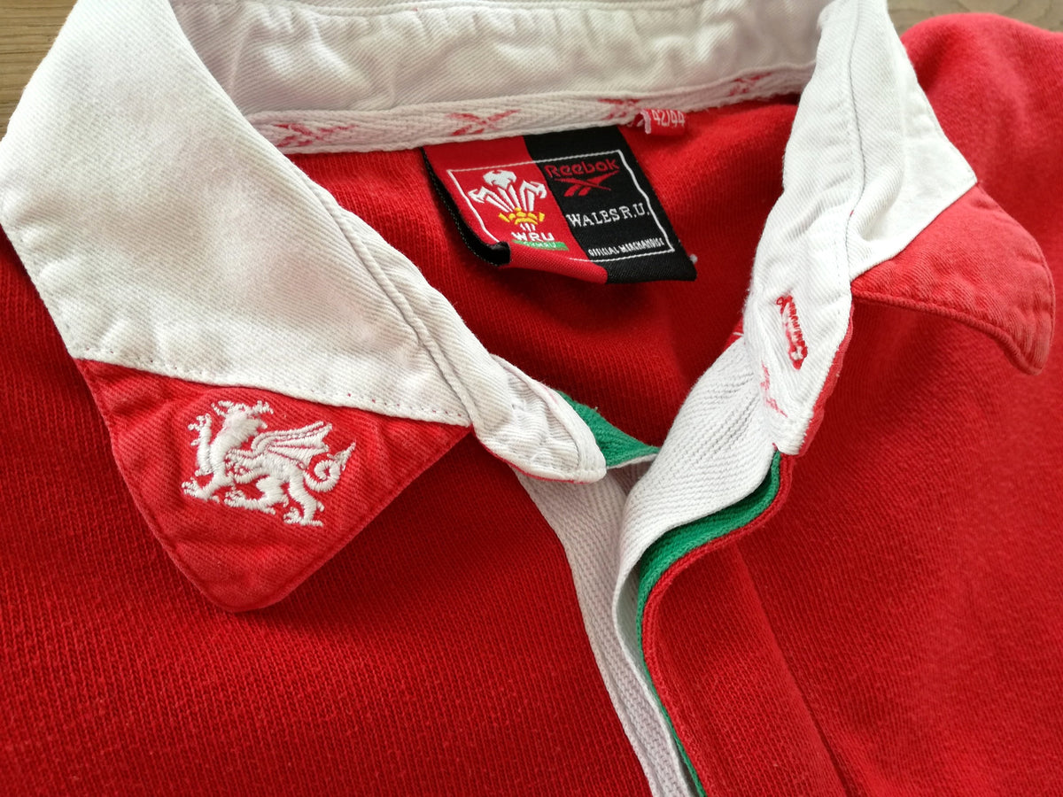 1998/99 Wales Home Rugby Shirt. (L)