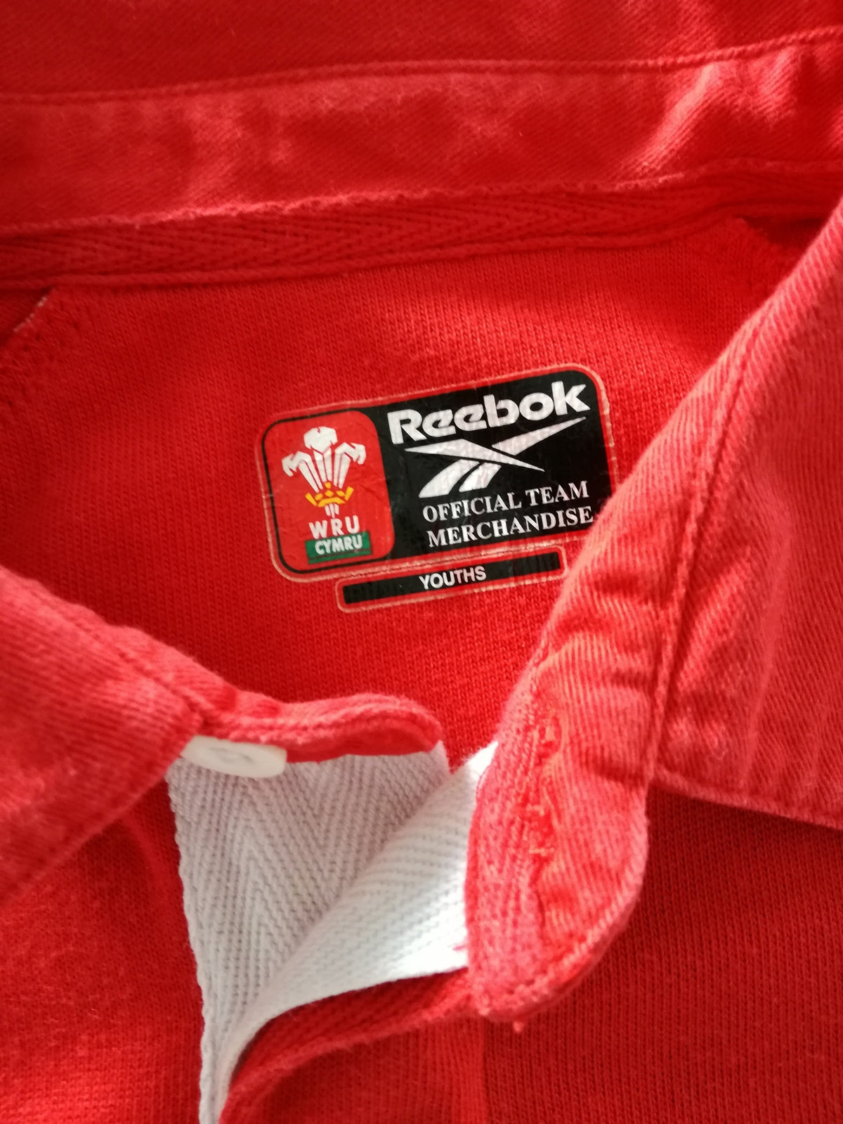 2000/01 Wales Home Rugby Shirt. (Youth)