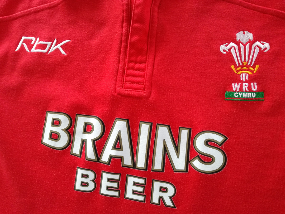 2006/07 Wales Home Rugby Shirt. (L)