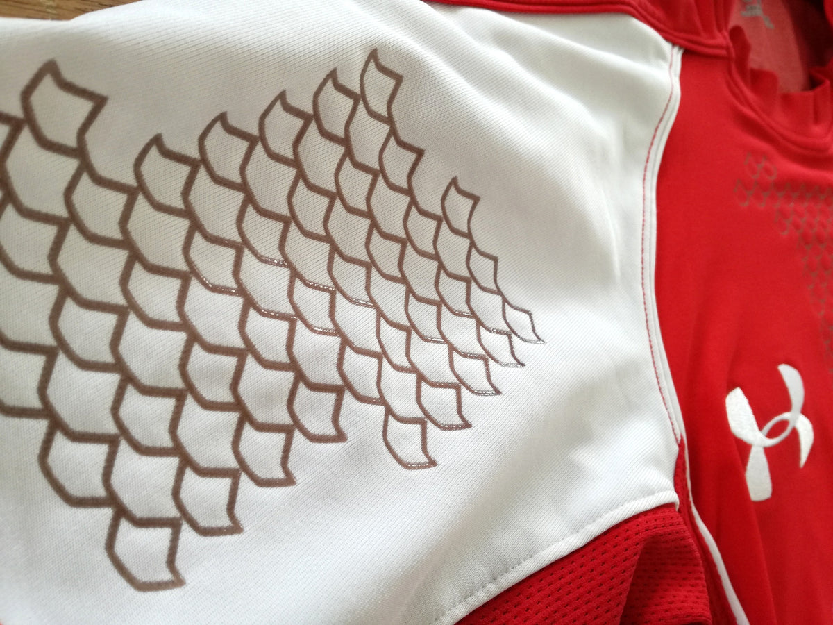 2010/11 Wales Home Player Issue Rugby Shirt (M)