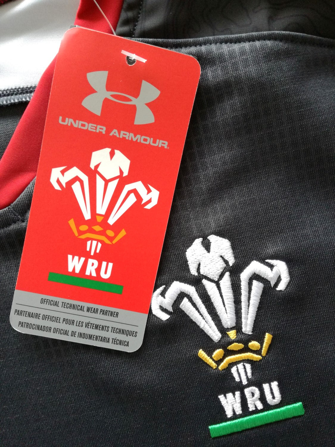 2017/18 Wales Away Rugby Shirt (M) *BNWT*