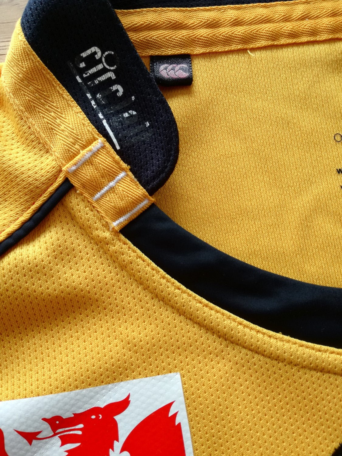 2009/10 Newport Gwent Dragons Away Rugby Shirt (XL)